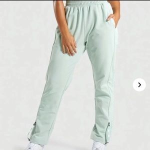 GYMSHARK RECESS JOGGERS-MEDIUM-MINT GREEN-LIKE NEW